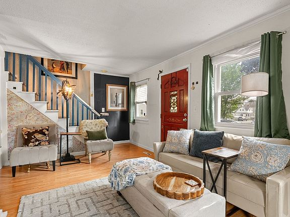 4th image of 39 Macy St