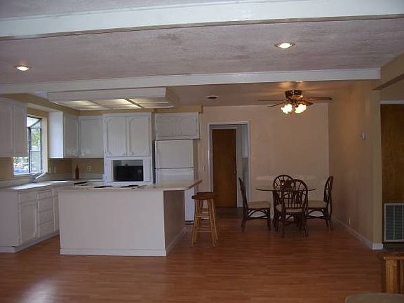 5th image of 14808 Park St