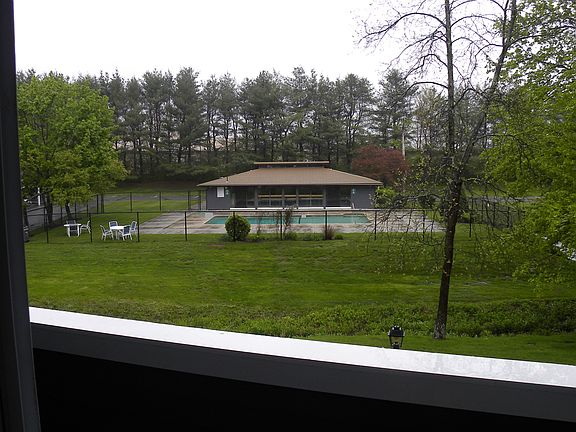 4th image of 400 Colonial Dr Unit 34