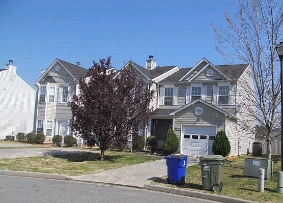2nd image of 105 Benfield Cres