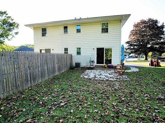 3rd image of 44 College View Dr