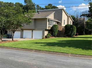 2100 Ravenwood Cir, Marietta, GA 30066