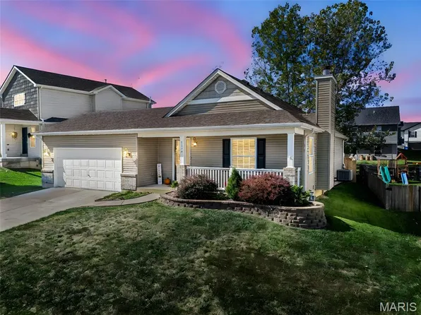 1115 Jaxson Dr, Foristell, MO 63348