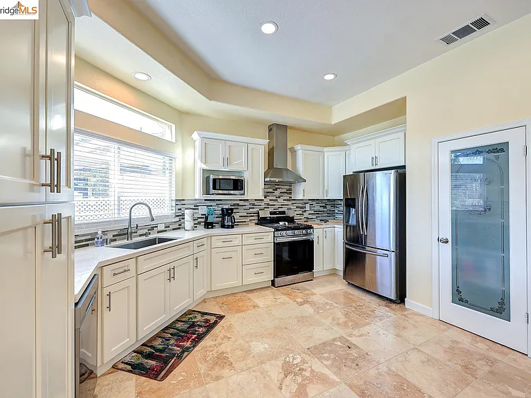 4050 Pier Point — Photo 13