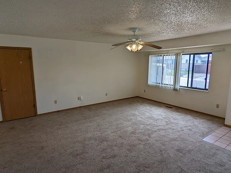 2257 London Way — Photo 16