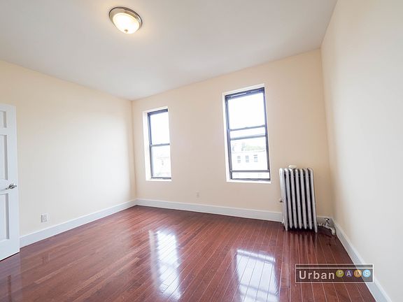 3rd image of 220 Macon St #14