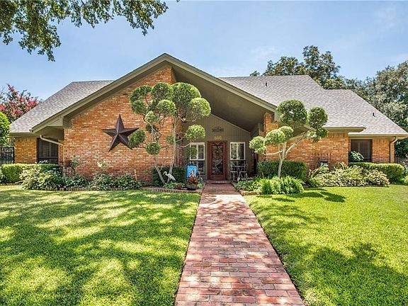 3rd image of 806 Shadycreek Ct