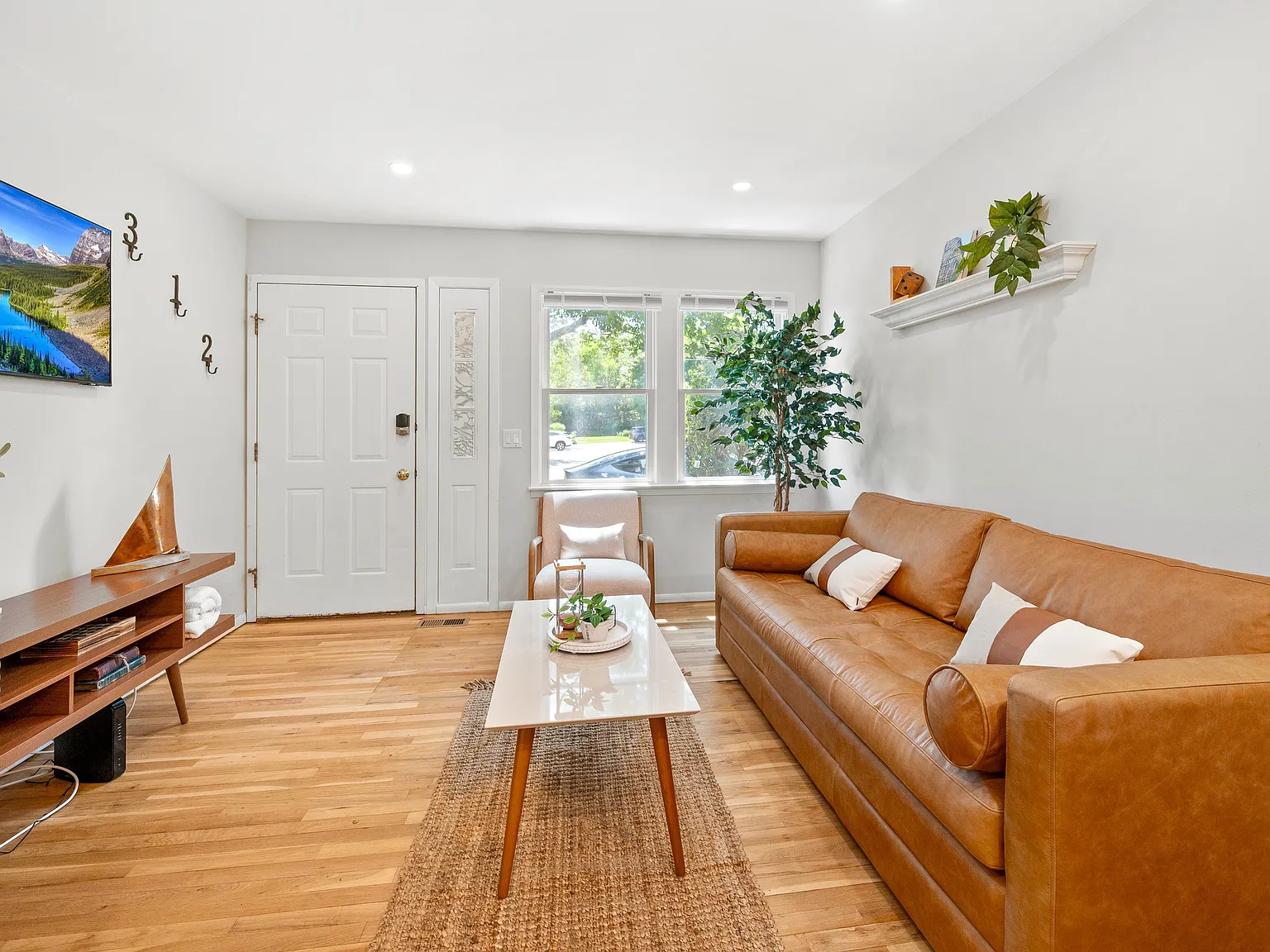 Beautiful 1 Br Furnished Condo W/Waterview's In Hampton Bays — Photo 4