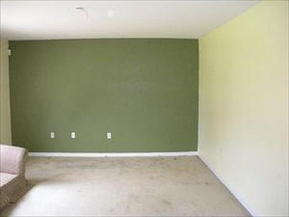 3rd image of 414 Greenwich Ct