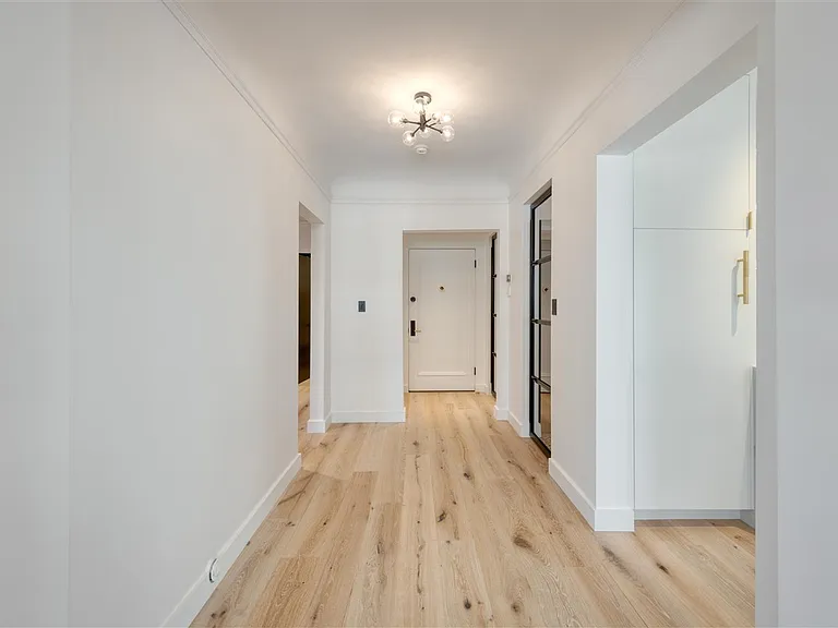 2145 Franklin St #4 — Photo 11