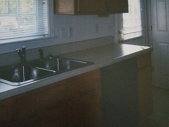 5th image of 1902 Eastgate Ave NE