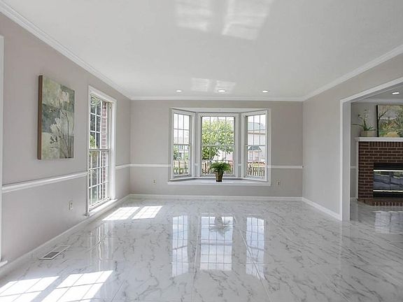 3rd image of 2211 Woodedge Ct