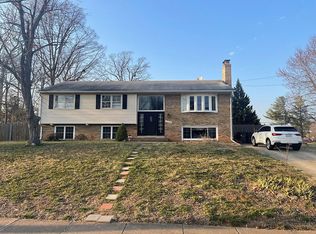 15100 Carlbern Dr, Centreville, VA 20120