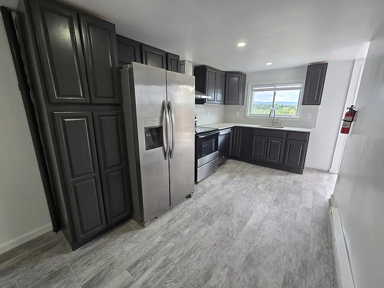 735 Main St #2 — Photo 5