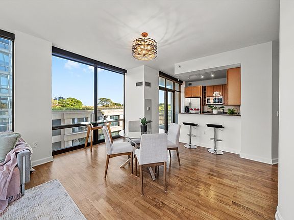 5th image of 233 E 13th St APT 601