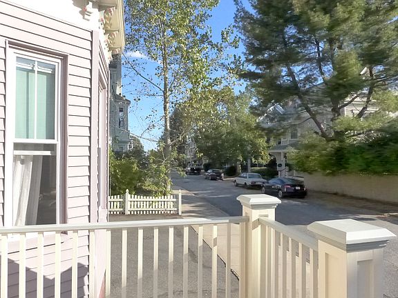 View front Porch -32 Central