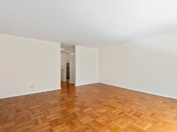 139 East 33rd Street image 8 of 10