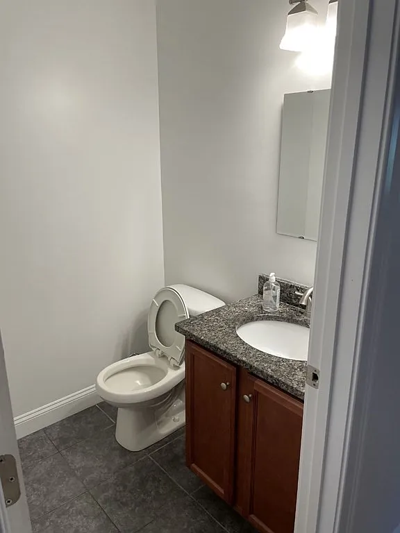 3 bed, 2.5 bath, 2050 sqft, $3,850 — Photo 2