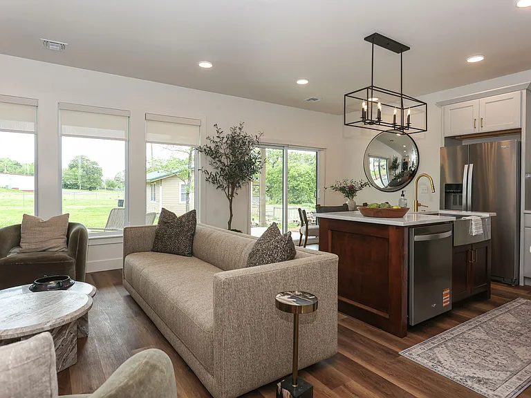 Rivercrest Residences — Photo 9
