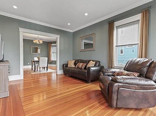 2nd image of 135 King St #2