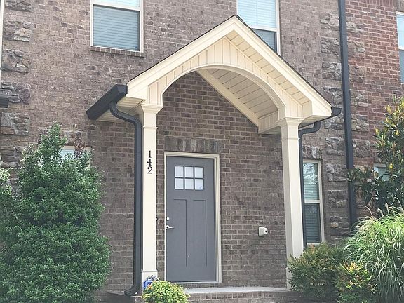 2nd image of 142 Belle Chase Way NE