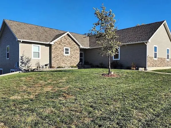 1008 Osa Martin Blvd, Chanute, KS 66720