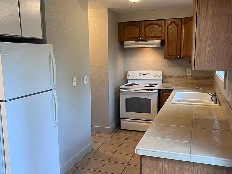 1715 Franklin St #B — Photo 5