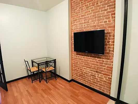 Building Photo - 518 E 83rd St #2B