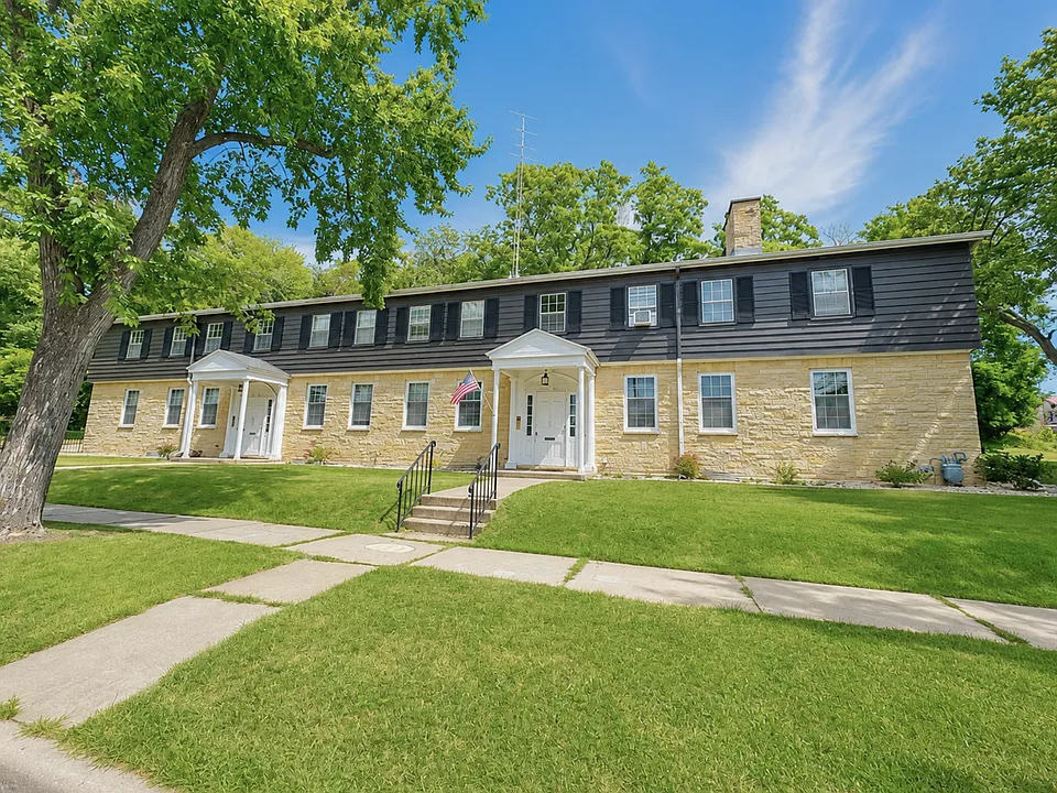 400 N Webb Ave #1