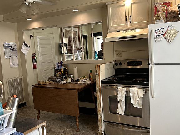 5th image of 1410 Iredell Ave