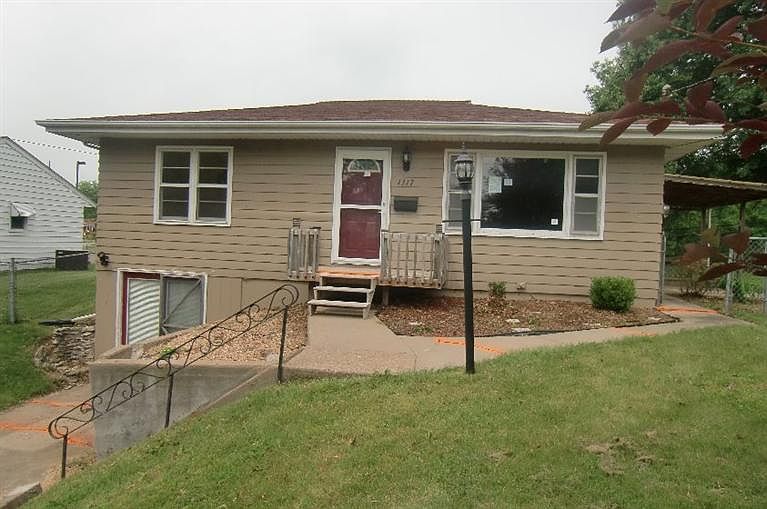 1st image of 1317 N Van Buren Ave