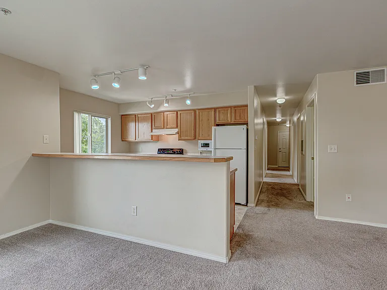 River Walk Apartments — Photo 29