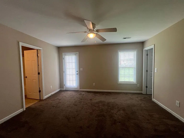 712 E Catawba St #B — Photo 8