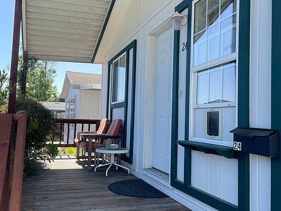 3rd image of 920 Capitola Ave Space 24