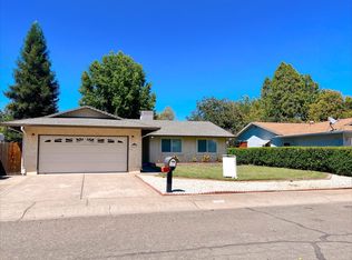 367 Newport Dr, Redding, CA 96001