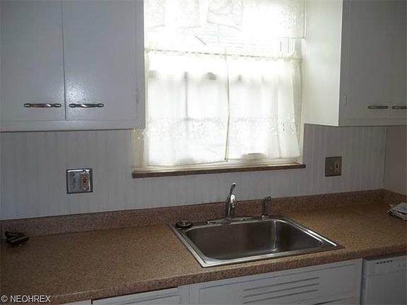 4th image of 445 Glen Park Dr