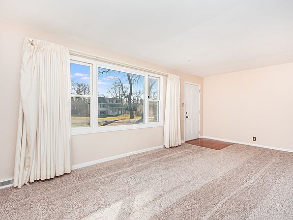 4th image of 4004 N Adams St