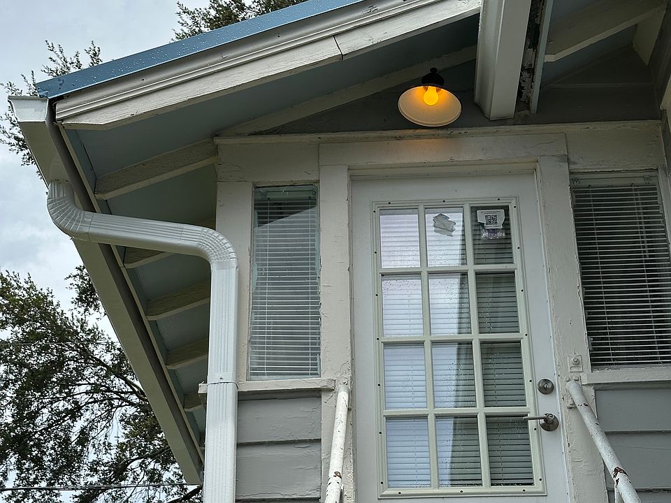 1st image of 843 19th Ave N