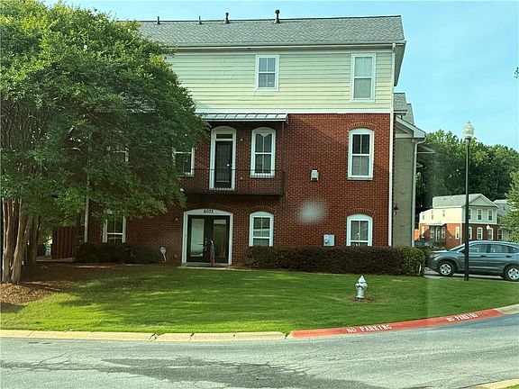 3rd image of 6035 Brookside Oak Cir