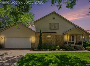 3759 Donley Ave, Rochester Hills, MI 48309