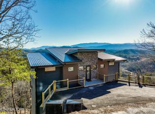 1015 Leslie Way, Sevierville, TN 37876