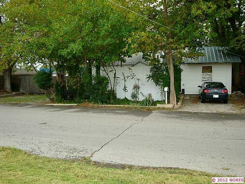 2nd image of 821 N Date Ave