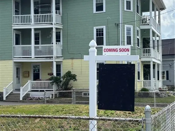 351 Robinson St, Woonsocket, RI 02895