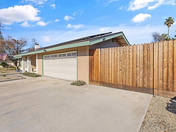 2nd image of 3520 W Howard Avenue