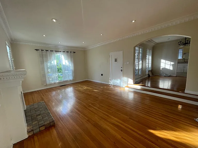 1060 S Corning St — Photo 17