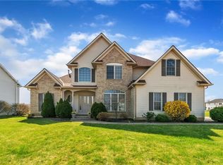42 Kingston Dr, Aurora, OH 44202