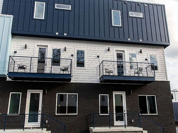 3rd image of 2131 Goodrich Ave #6
