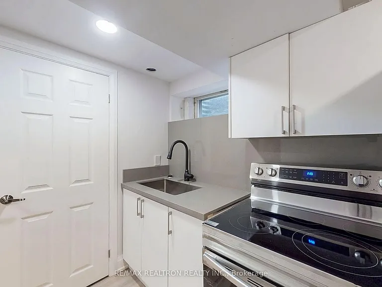 28 Blue Spruce Ln #BASEMENT — Photo 7