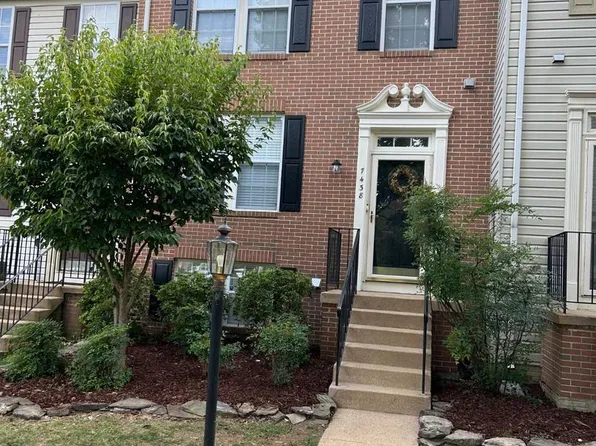 7438 Gadsby Sq, Alexandria, VA 22315