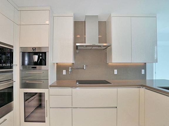 4th image of 17475 Collins Ave Unit 704